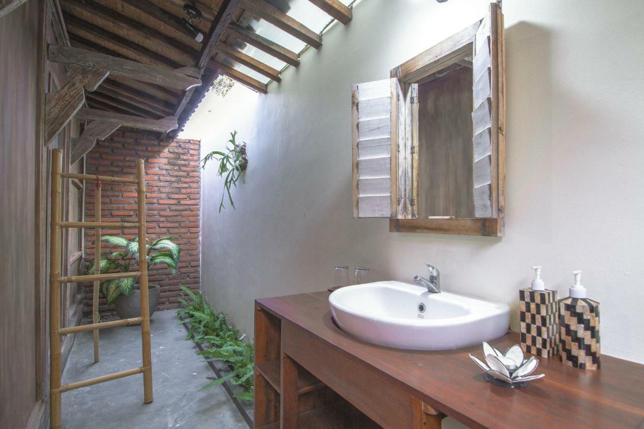 Red Gong Joglo Village Canggu Eksteriør billede